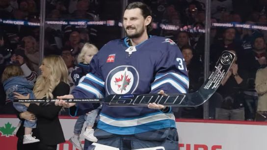 Will Hellebuyck's Return Spark a Jets Turnaround?